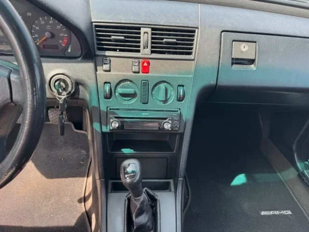 Mercedes-Benz 180 (W120) C180 1,8 Classic 4d full
