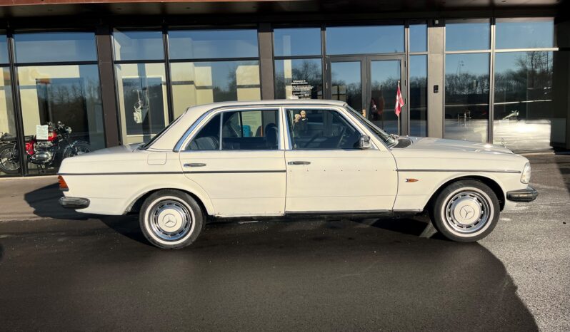 Mercedes-Benz 200-300 (W123) 230 full