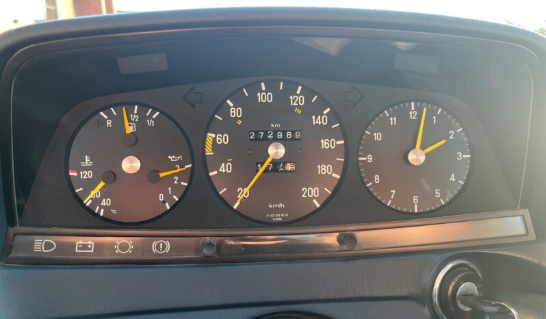 Mercedes-Benz 200-300 (W123) 230 full