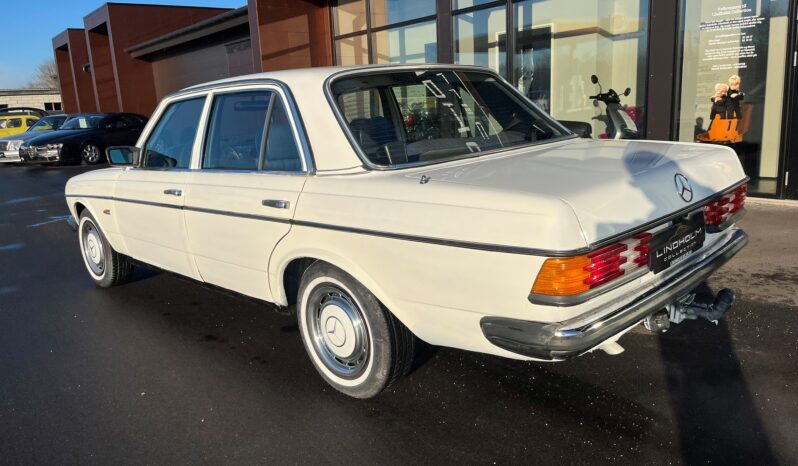 Mercedes-Benz 200-300 (W123) 230 full