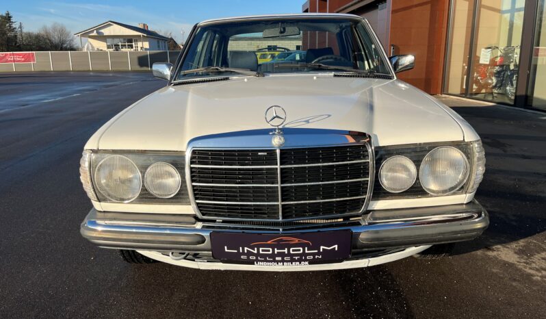 Mercedes-Benz 200-300 (W123) 230 full
