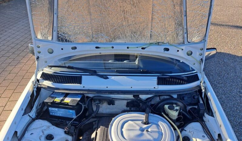 Mercedes-Benz 200-300 (W123) 230E 4D full