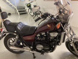 Honda VF 750 Custom full