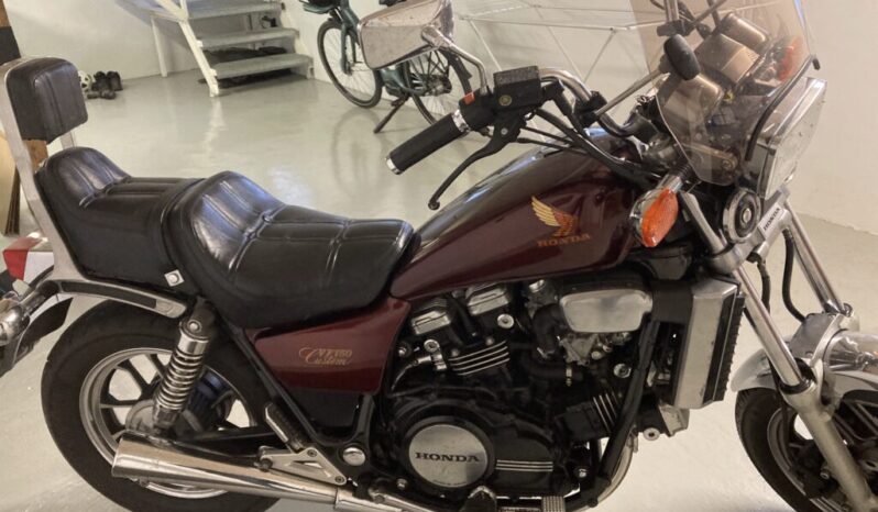 Honda VF 750 Custom full