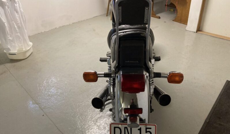 Honda VF 750 Custom full