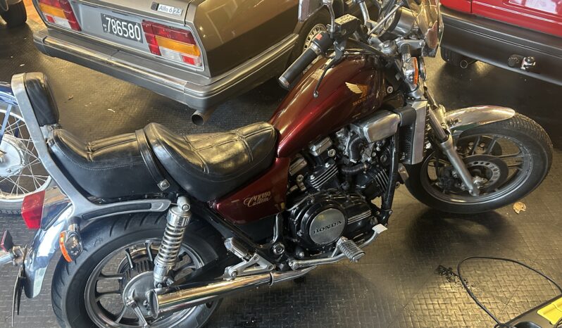 Honda VF 750 Custom full