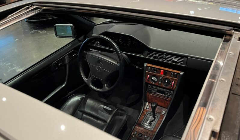 Mercedes-Benz E-Klasse (W124) E 500 full