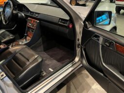 Mercedes-Benz E-Klasse (W124) E 500 full