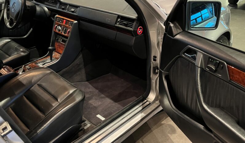 Mercedes-Benz E-Klasse (W124) E 500 full