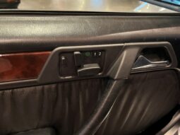 Mercedes-Benz E-Klasse (W124) E 500 full