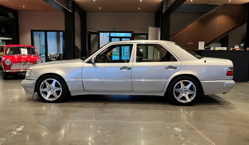Mercedes-Benz E-Klasse (W124) E 500 full