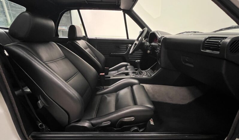 BMW 3-serie E30 320i 2,0 Cabriolet 2d full