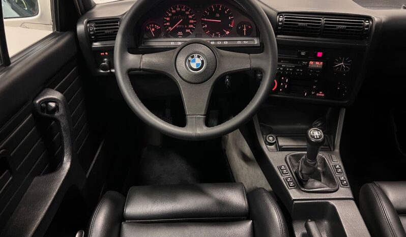 BMW 3-serie E30 320i 2,0 Cabriolet 2d full