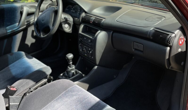Opel Astra 1,6L full