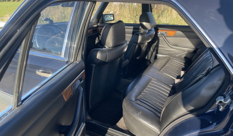 Mercedes-Benz S-Klasse (W126) SE 300 full