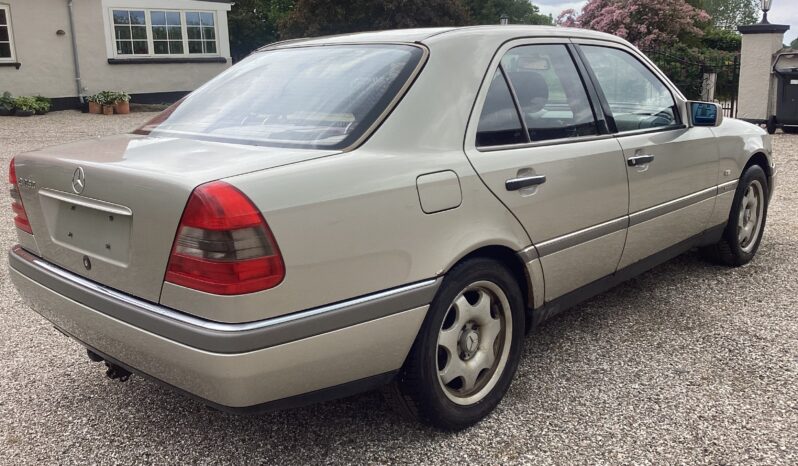 Mercedes-Benz 250-280 CE (W114) 280 C aut. full