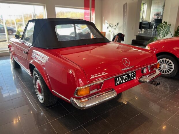 Mercedes-Benz SL (W113) Sl 230 6 cyl. Pegode Cabriolet full