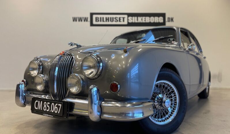 Jaguar Mk II 3,4 Saloon 4d full