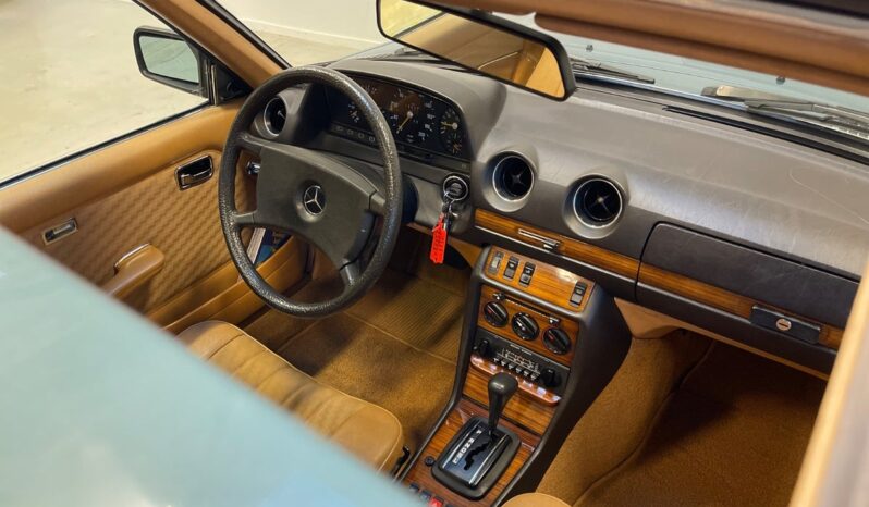 Mercedes-Benz 200-300 (W123) 230 CE 2,3 aut. 2d full