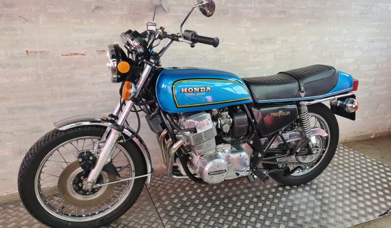 Honda CB 750 F0 Super Sport full