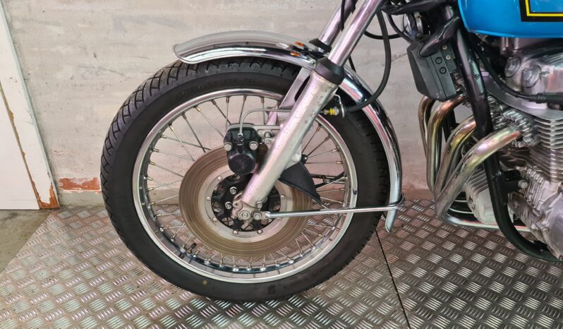 Honda CB 750 F0 Super Sport full