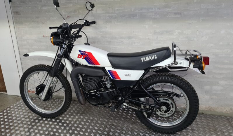 Yamaha DT 250 MX full