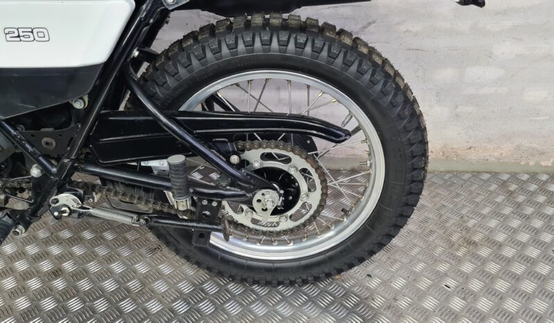 Yamaha DT 250 MX full