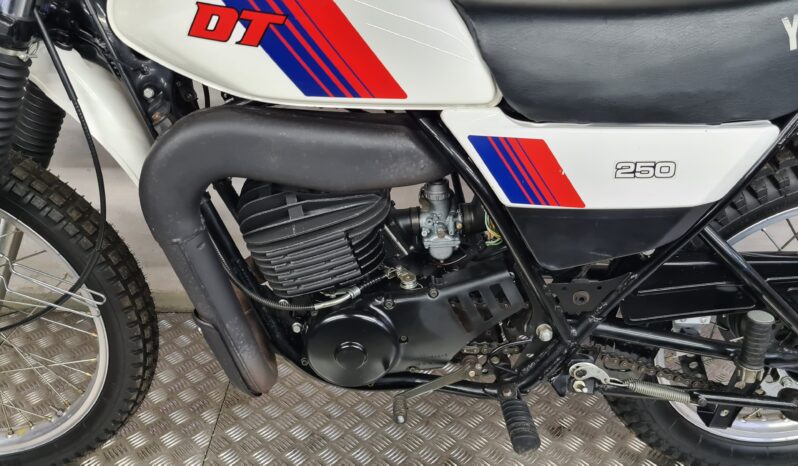 Yamaha DT 250 MX full