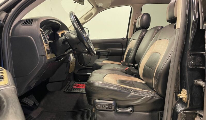 Dodge D100 RAM 1500 5,7 V8 Hemi SLT Quad Cab aut. 4d full