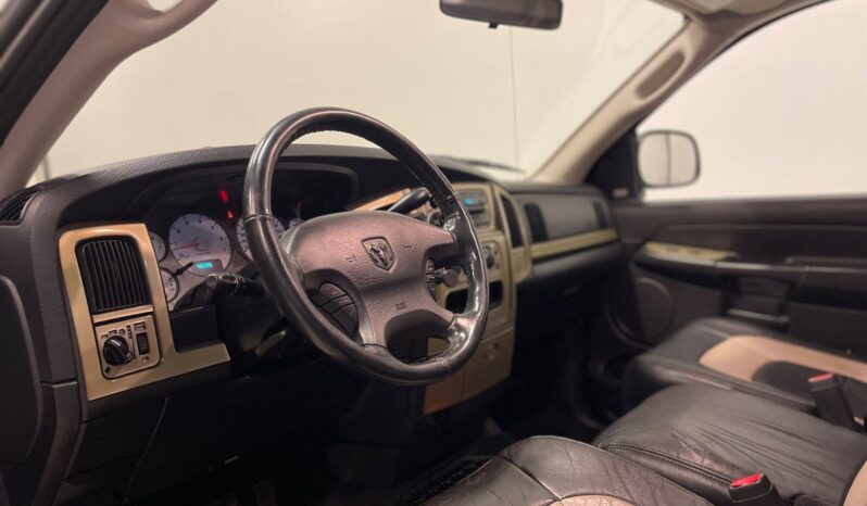 Dodge D100 RAM 1500 5,7 V8 Hemi SLT Quad Cab aut. 4d full