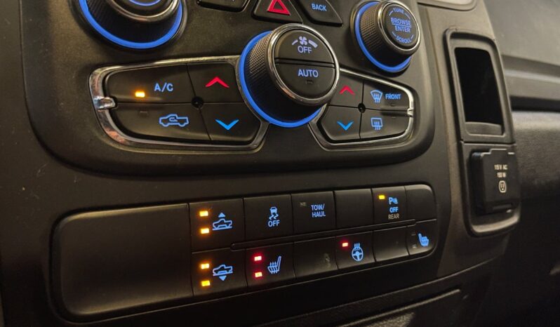 Dodge D100 RAM 1500 5,7 V8 Rebel Crew Cab aut. 4×4 4d full