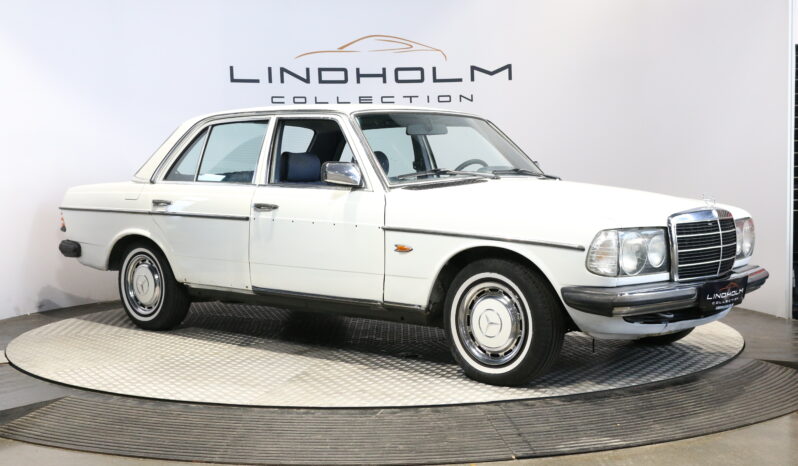 Mercedes-Benz 200-300 (W123) 230 full