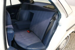 Mercedes-Benz 200-300 (W123) 230 full