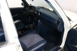 Mercedes-Benz 200-300 (W123) 230 full