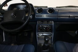 Mercedes-Benz 200-300 (W123) 230 full