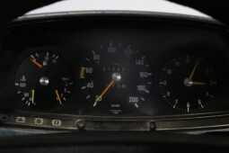 Mercedes-Benz 200-300 (W123) 230 full