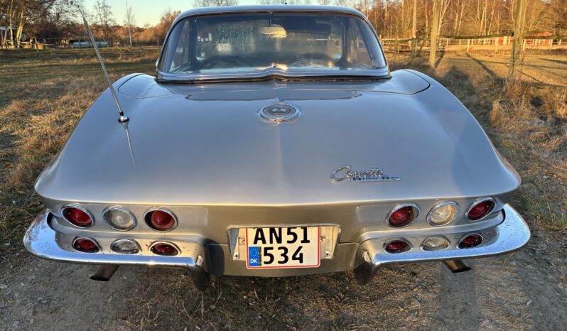 Chevrolet Corvette Sting Ray full