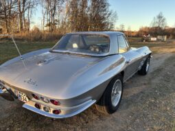 Chevrolet Corvette Sting Ray full