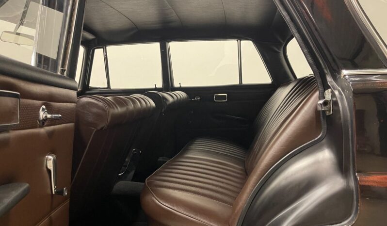 Mercedes-Benz 190-230 (W110) 190 C 2,0 4d full