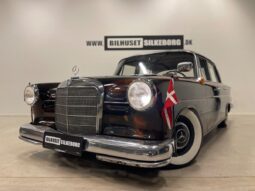 Mercedes-Benz 190-230 (W110) 190 C 2,0 4d full