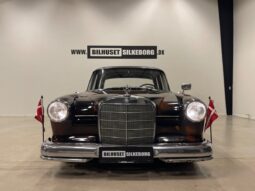 Mercedes-Benz 190-230 (W110) 190 C 2,0 4d full
