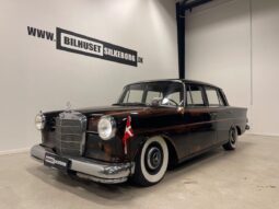 Mercedes-Benz 190-230 (W110) 190 C 2,0 4d full