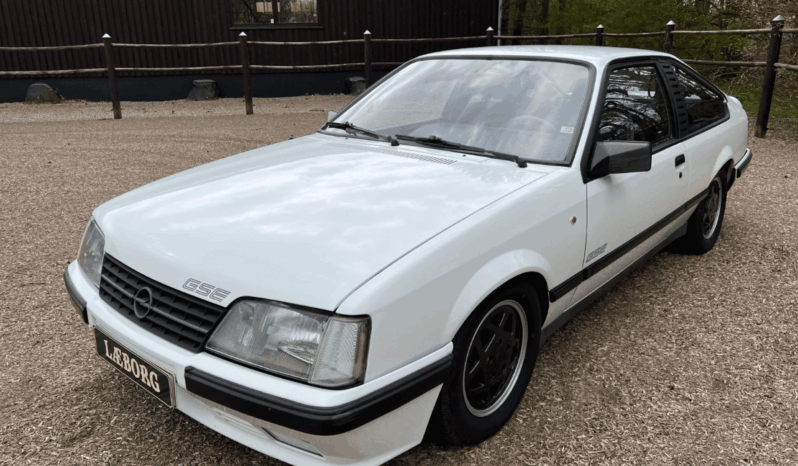 Opel Monza 3,0I Coupe full