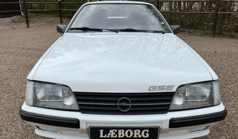 Opel Monza 3,0I Coupe full