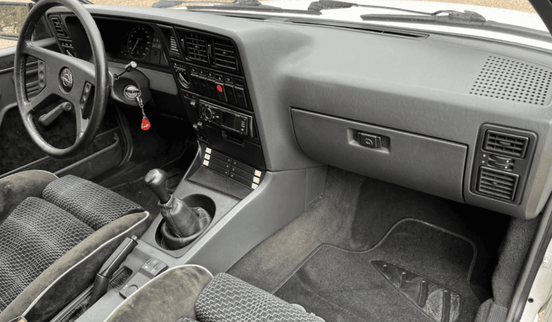 Opel Monza 3,0I Coupe full