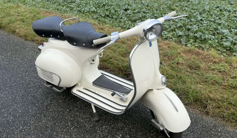 Vespa 125 full