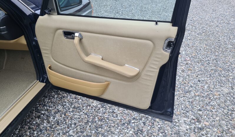 Mercedes-Benz 200-300 (W123) 230E full