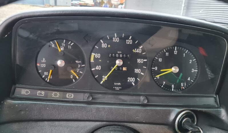 Mercedes-Benz 200-300 (W123) 230E full