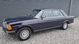 Mercedes-Benz 200-300 (W123) 230E full