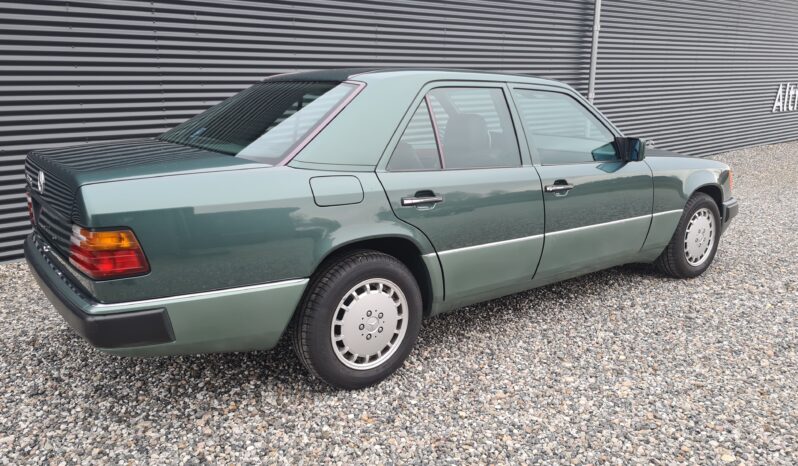Mercedes-Benz E-Klasse (W124) 320 E full